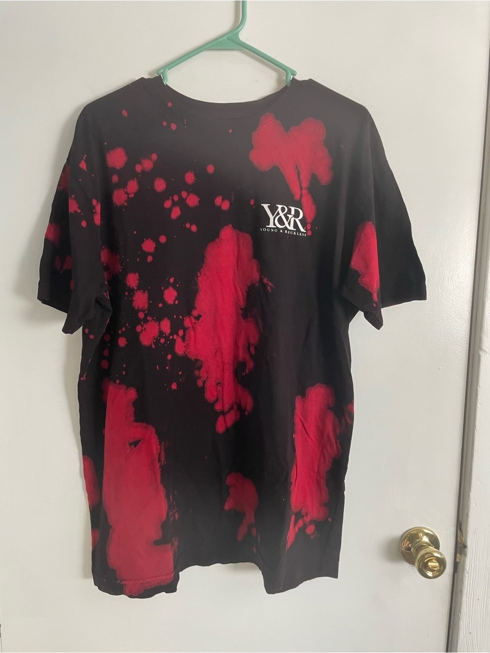 Y&R Black & Red Tie-Dye Splotch men’s T-shirt in size XL